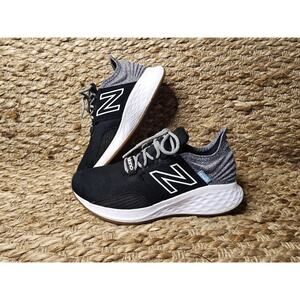 New Balance Kids Fresh Foam Roav V1 Lace-up Running Shoe, Black Aluminum Sz 3.5
